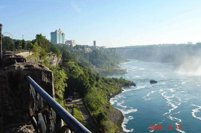 The Niagara hydroelectric power plant and dam viewed from the gorge