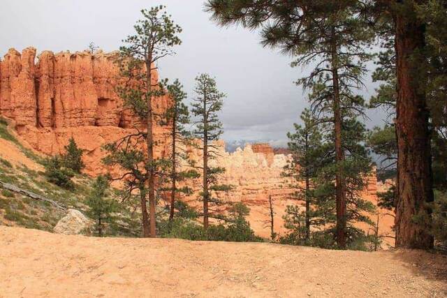 Peekaboo Loop Trail