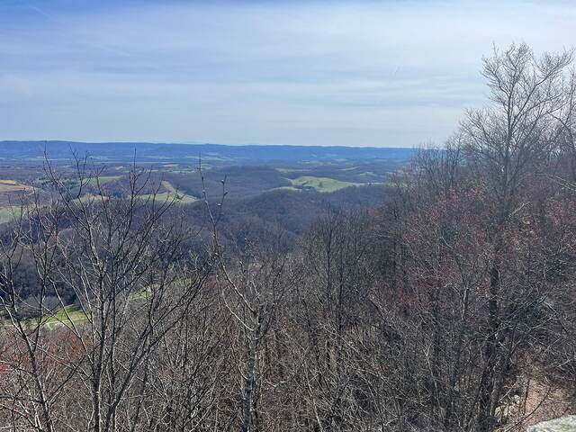 View of the Appalachian ridges from the Hole in the Wall trail